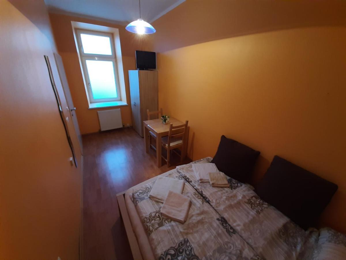 Hospedagem domiciliar Monterooms Schoenbrunn 10 Minutes To Downtown *